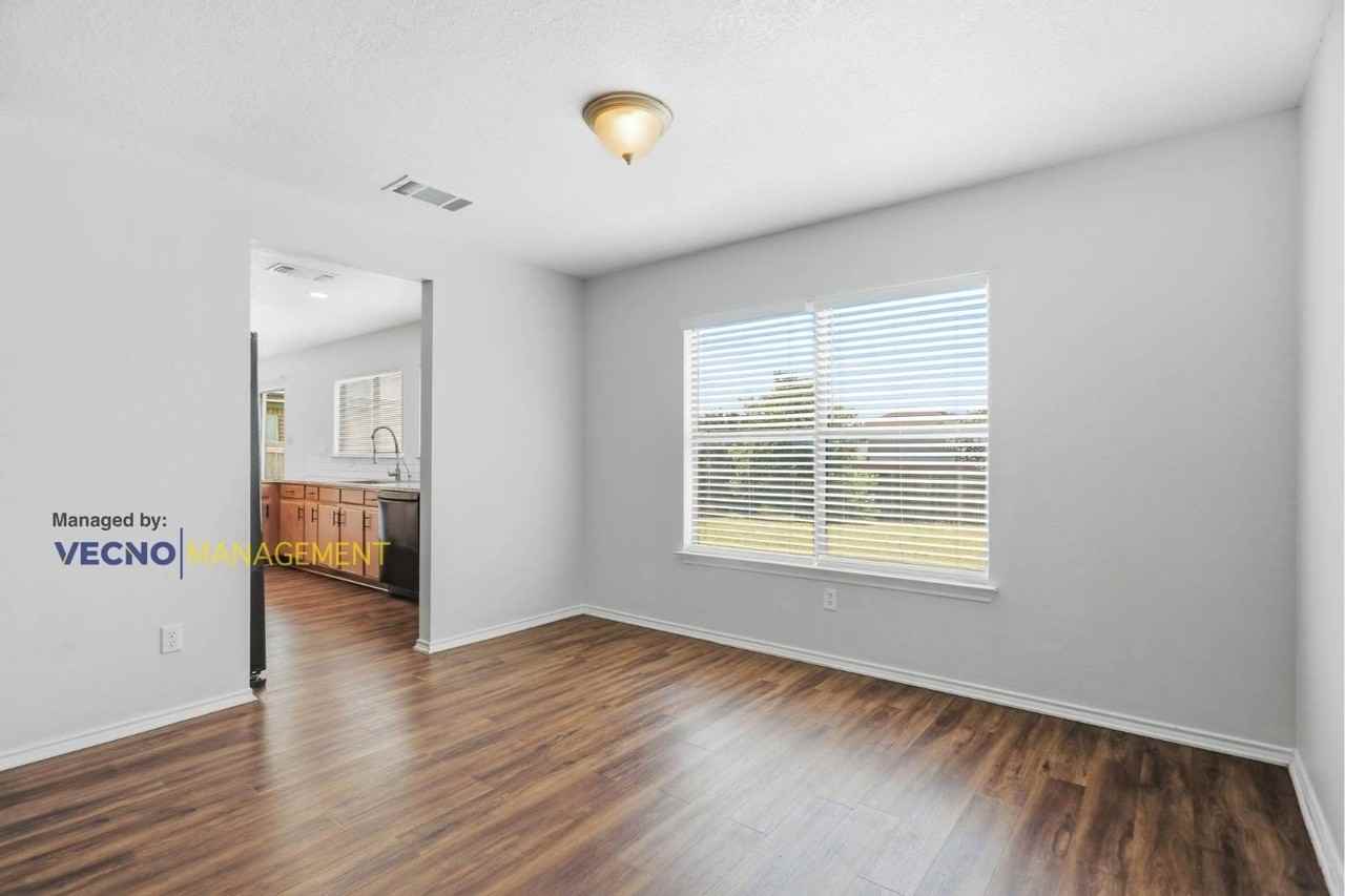 8138 Elktree Pass - Photo 7 of 17