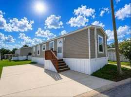 featured image of 4000 24th St N #305