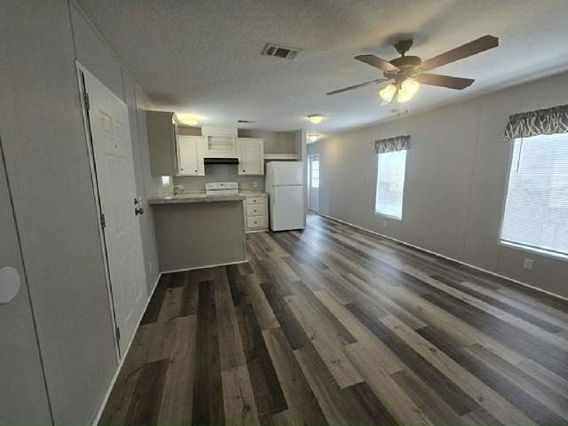 4000 24th St N #307 - Photo 2 of 6
