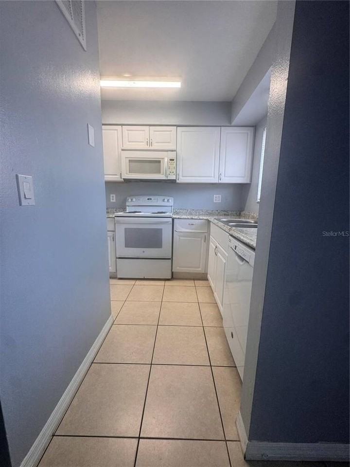 205 Eden Ln #E - Photo 5 of 29