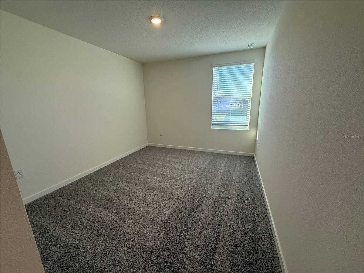 599 Preston Cove Dr - Photo 4 of 24