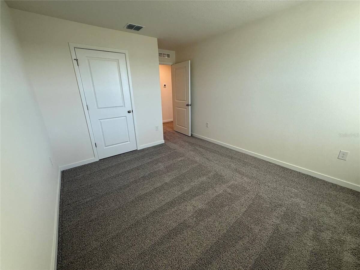 599 Preston Cove Dr - Photo 7 of 24