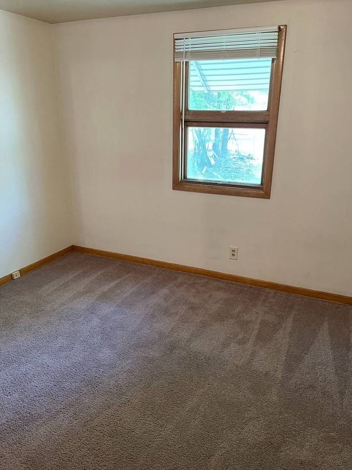803 Wertz SW Ave - Photo 5 of 7