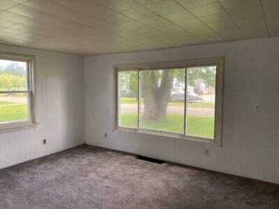 2405 Harmon St Ne - Photo 3 of 6