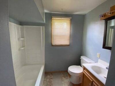 2405 Harmon St Ne - Photo 4 of 6