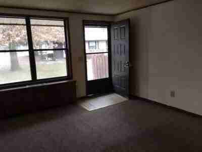 3203 33rd NE St #D - Photo 3 of 8