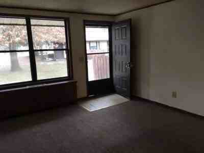3203 33rd NE St #J - Photo 3 of 8