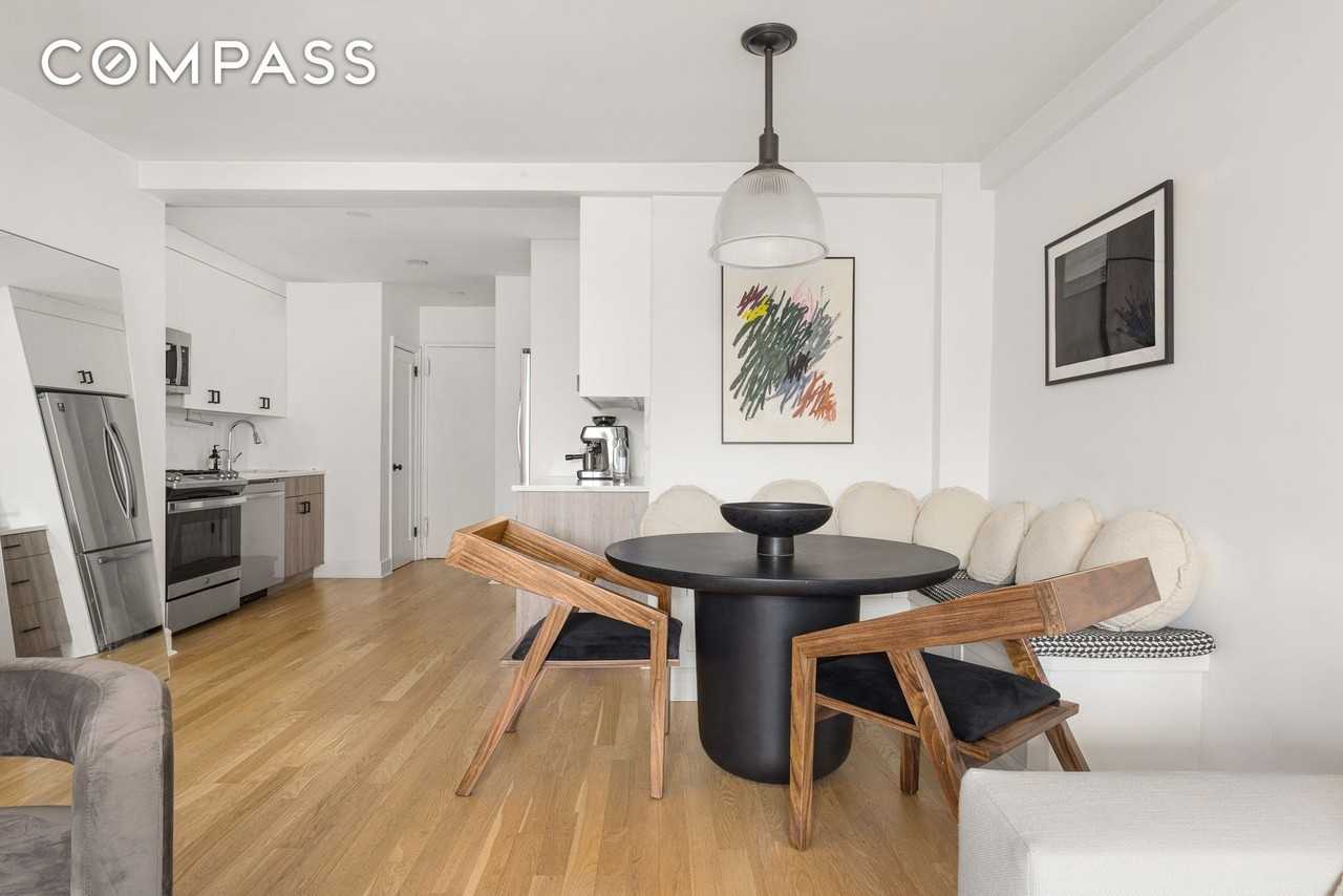 60 E 9th St #638 - Photo 6 of 11