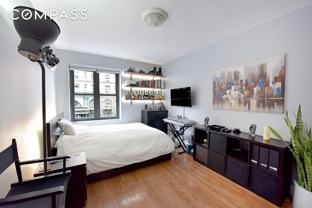 312 W 23rd St #1H - Photo 1 of 1