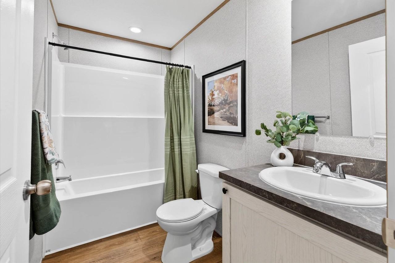 111 Lincoln St - Photo 6 of 9