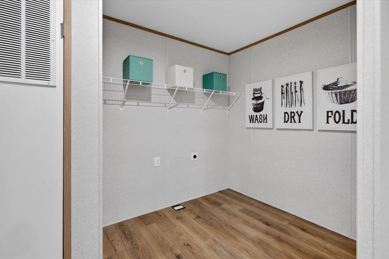111 Lincoln St - Photo 7 of 9