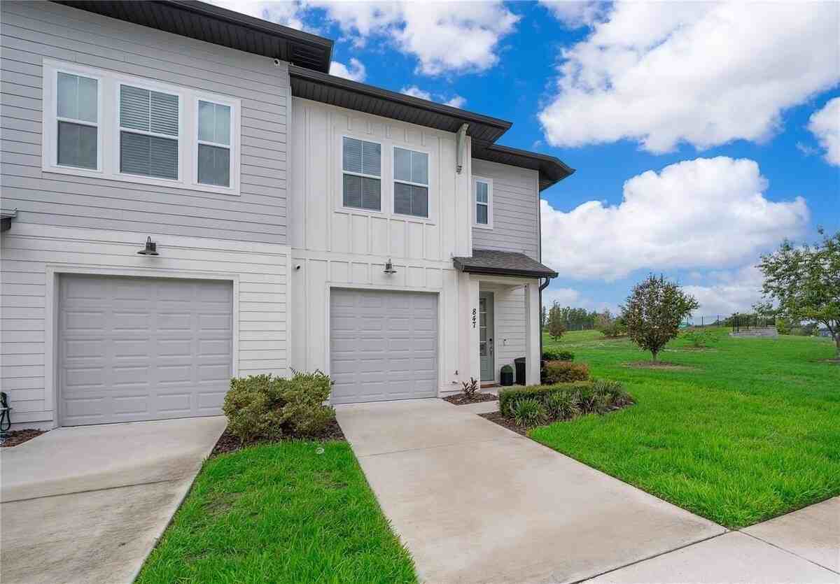 847 Longboat Dr - Photo 3 of 34