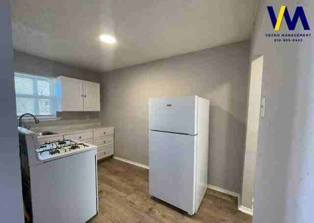 102 E Cheryl Dr #12 - Photo 4 of 11