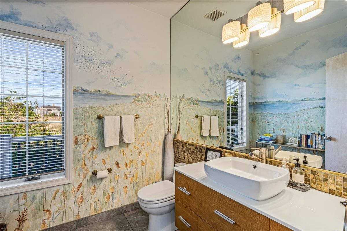 13 Bay Meadow Ln - Photo 7 of 38