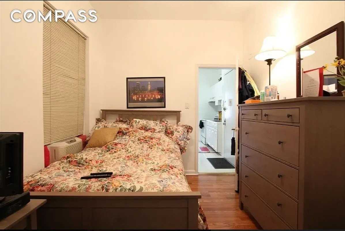 1313 3rd Ave #4RN - Photo 3 of 6