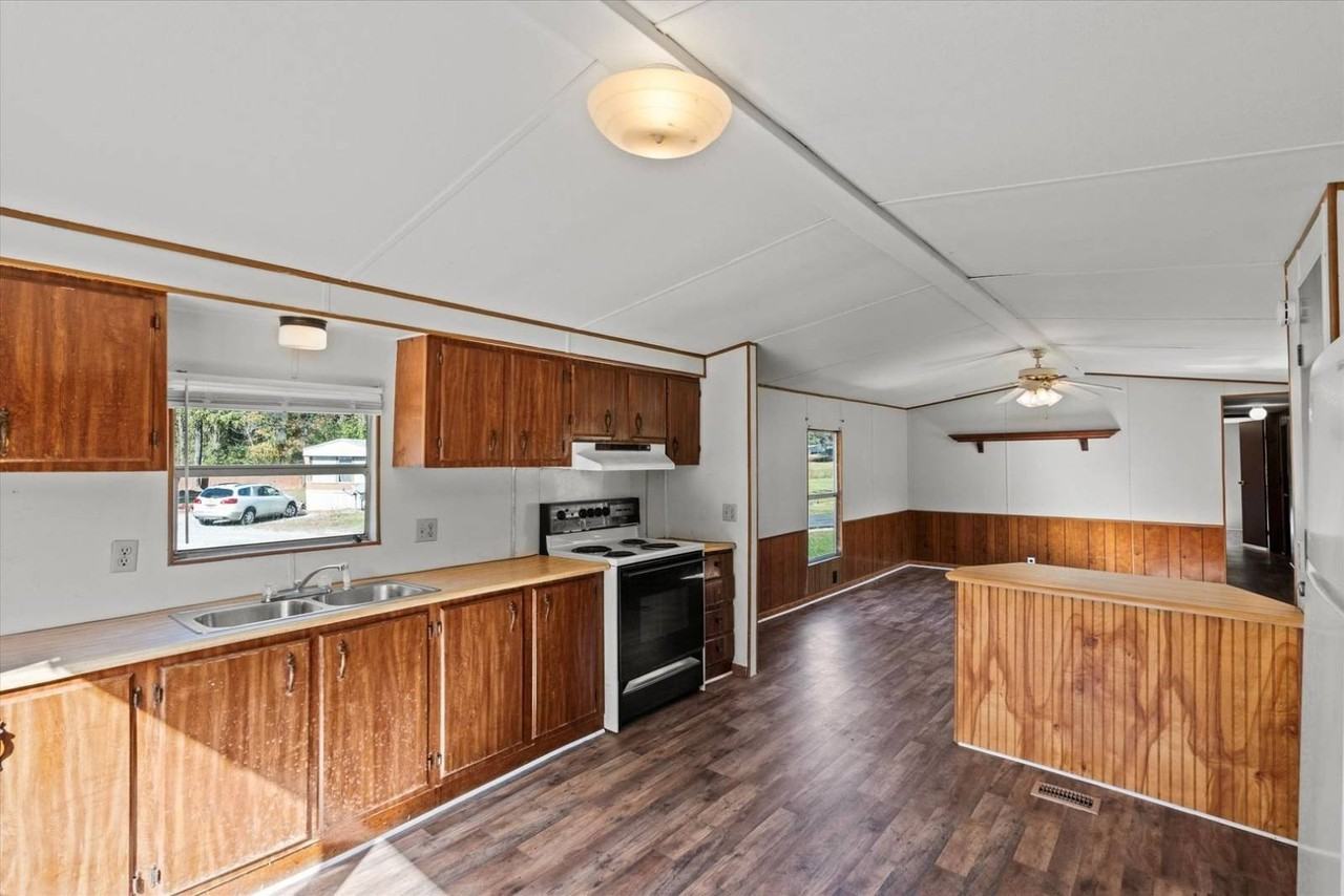 107 Cameron Cir - Photo 5 of 8