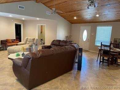 8565 Lorene St - Photo 5 of 15