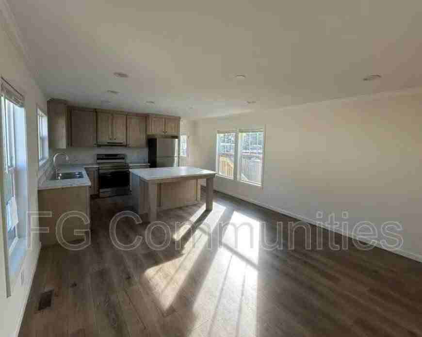 213 Lineberger Rd Se #3C - Photo 3 of 12