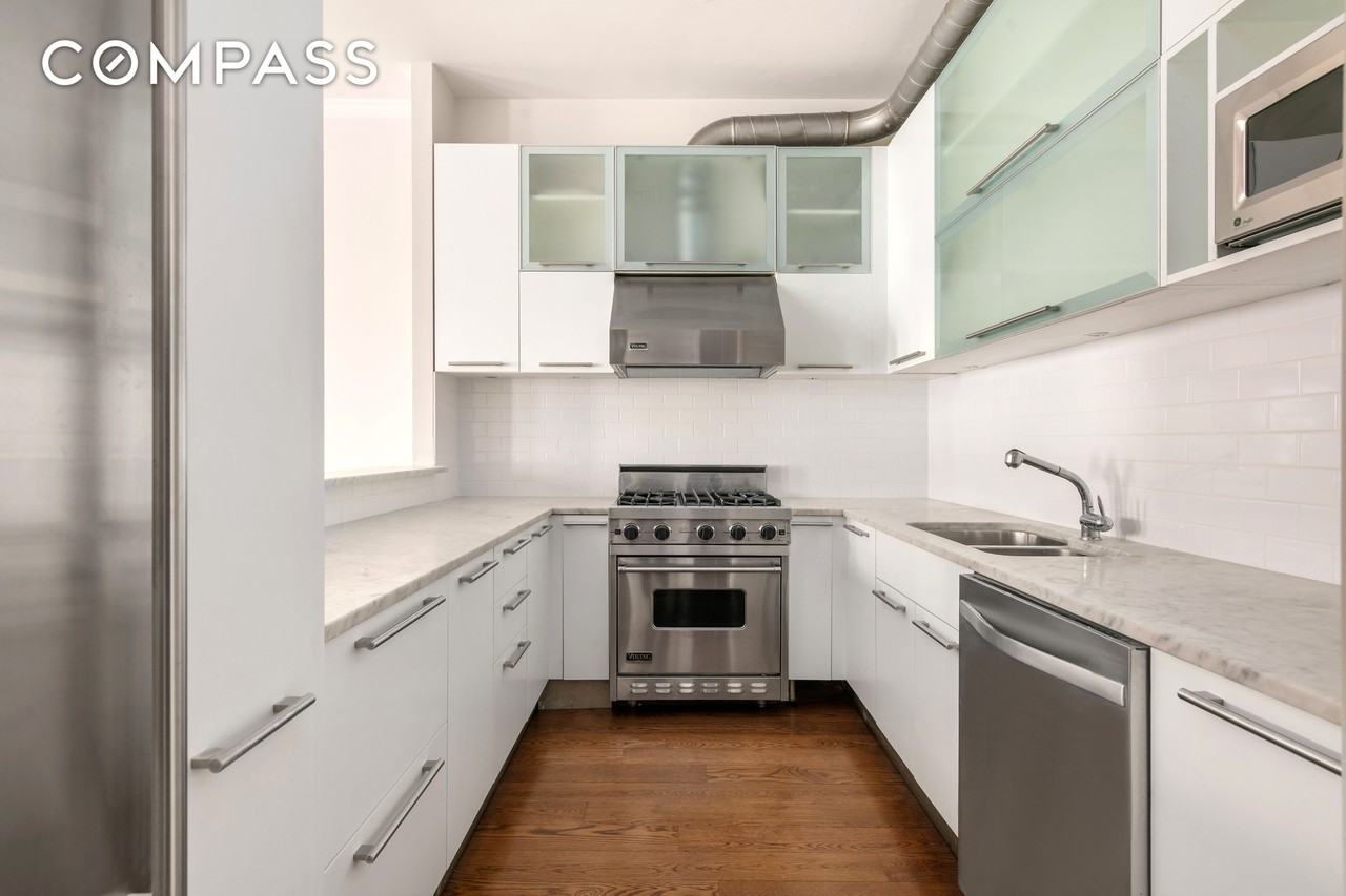 142 W 10th St #2A - Photo 3 of 6