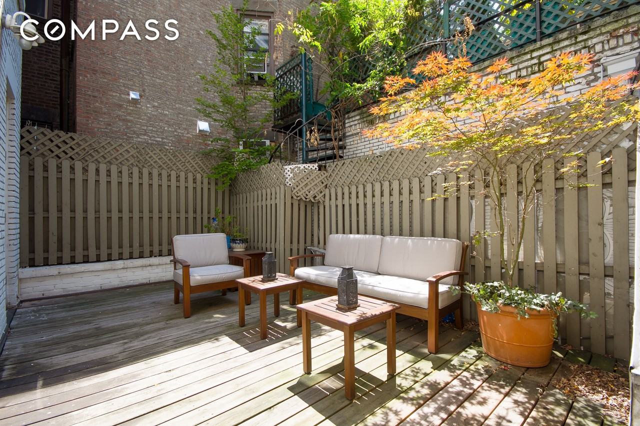 142 W 10th St #2A - Photo 6 of 6