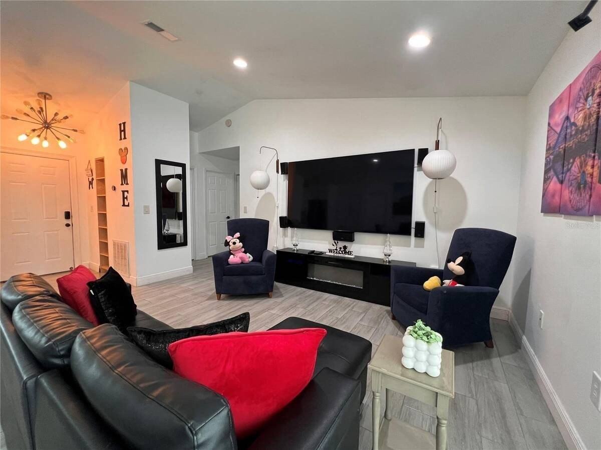 638 Baldwin Dr - Photo 2 of 15