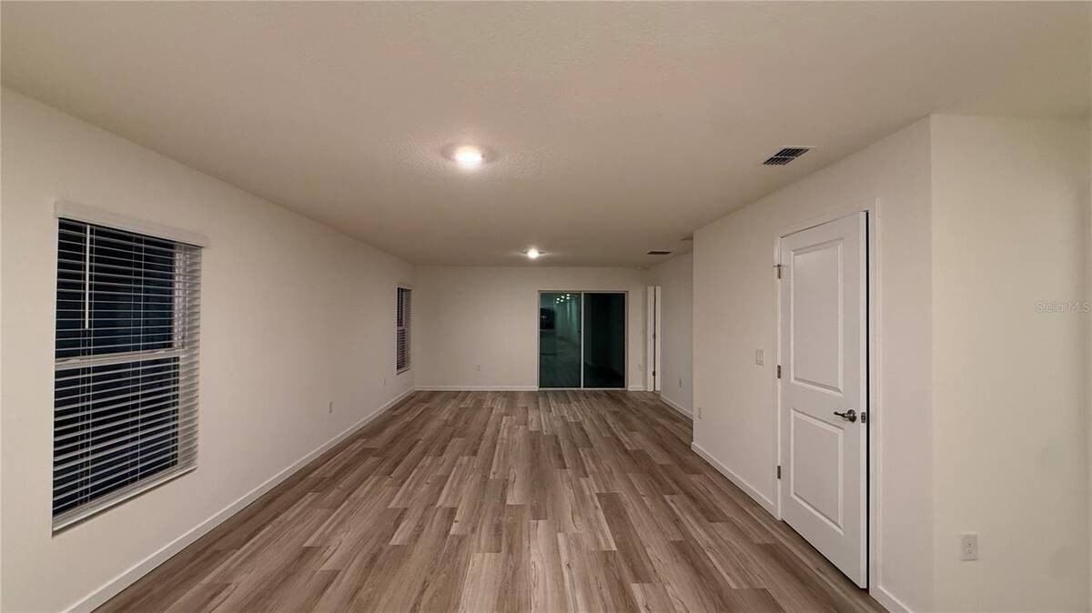 7749 Sw 46th Ct - Photo 3 of 17