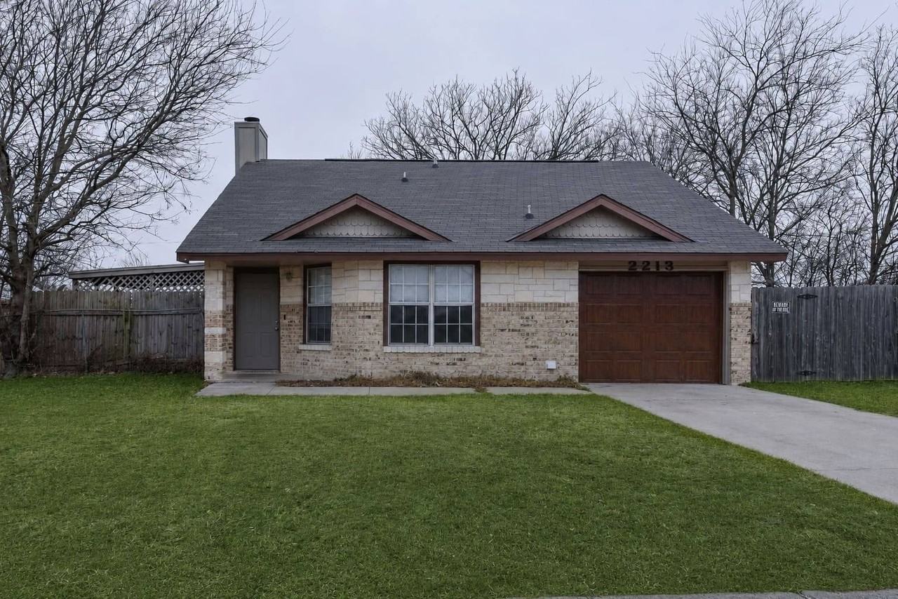 2213 Dickens Dr - Photo 2 of 16