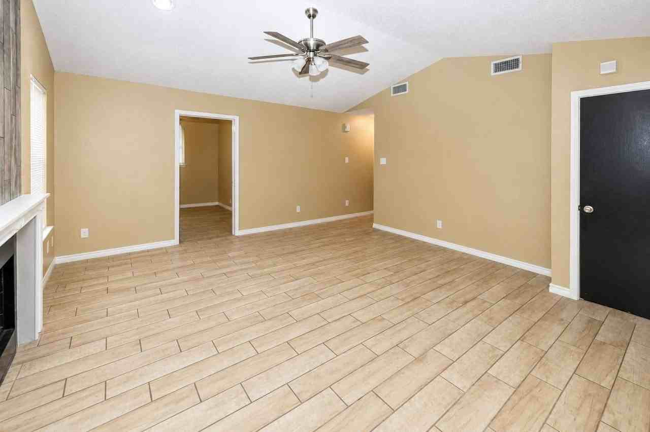 2213 Dickens Dr - Photo 5 of 16