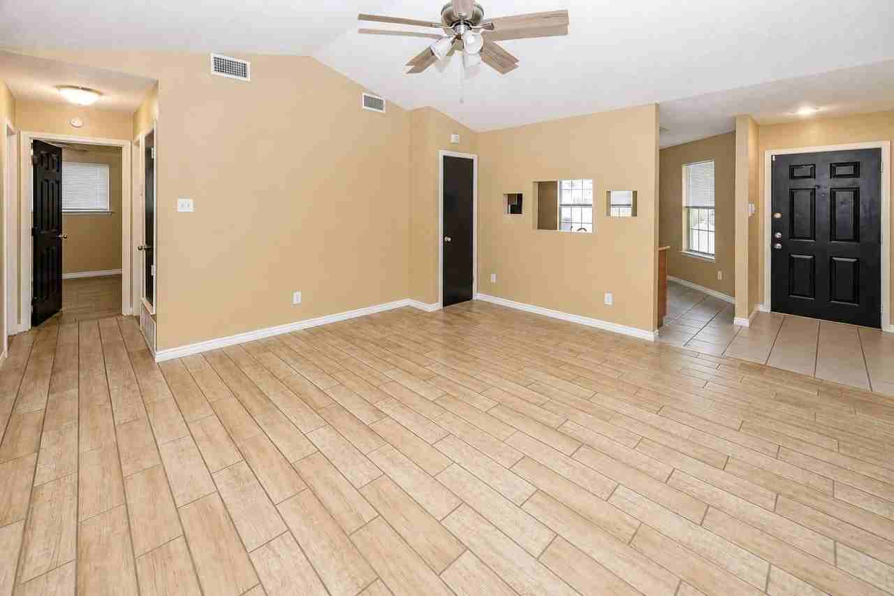 2213 Dickens Dr - Photo 6 of 16