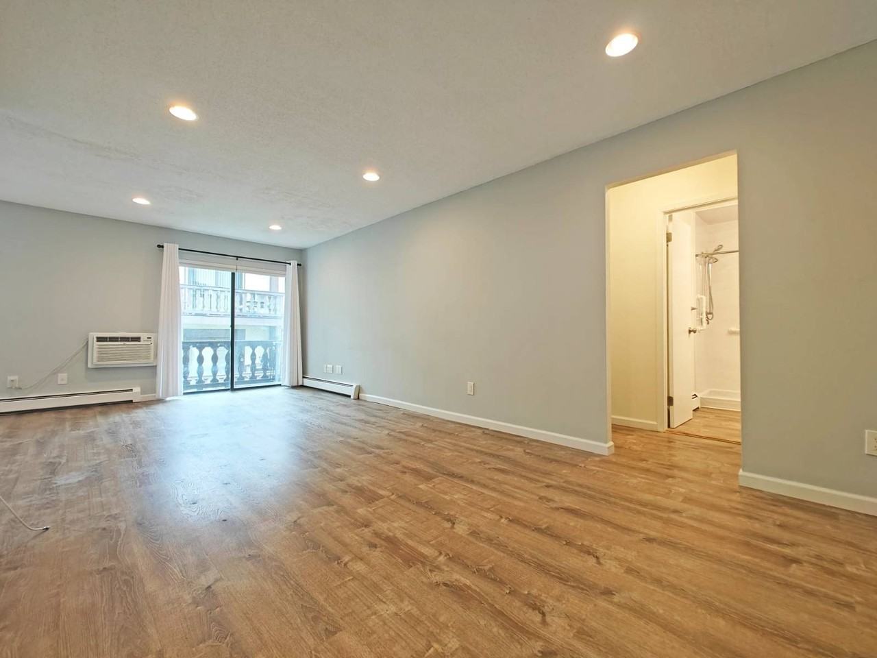 15 Granada Cres #15 - Photo 2 of 12