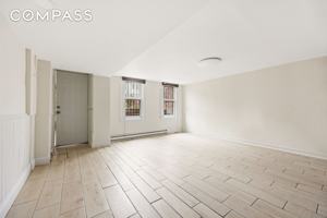 featured image of 94 Vanderbilt Ave #1