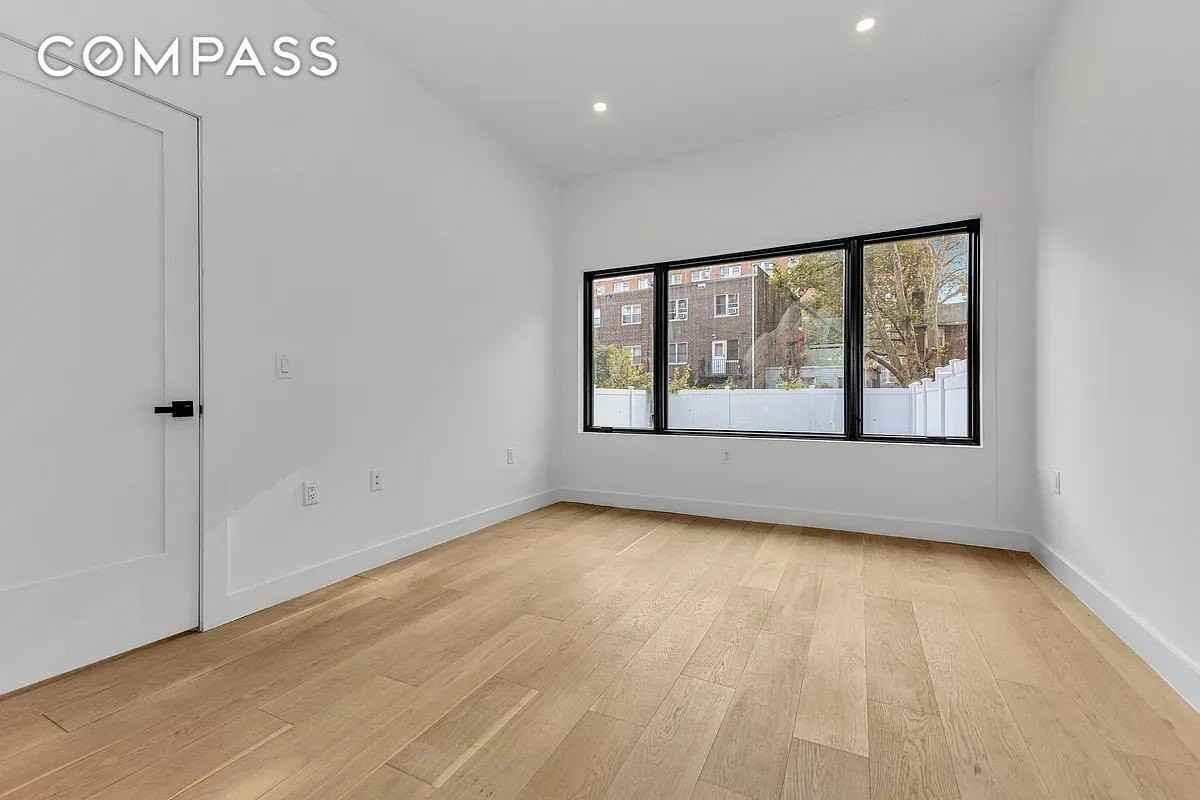 2108 31st Ave #1R - Photo 5 of 15