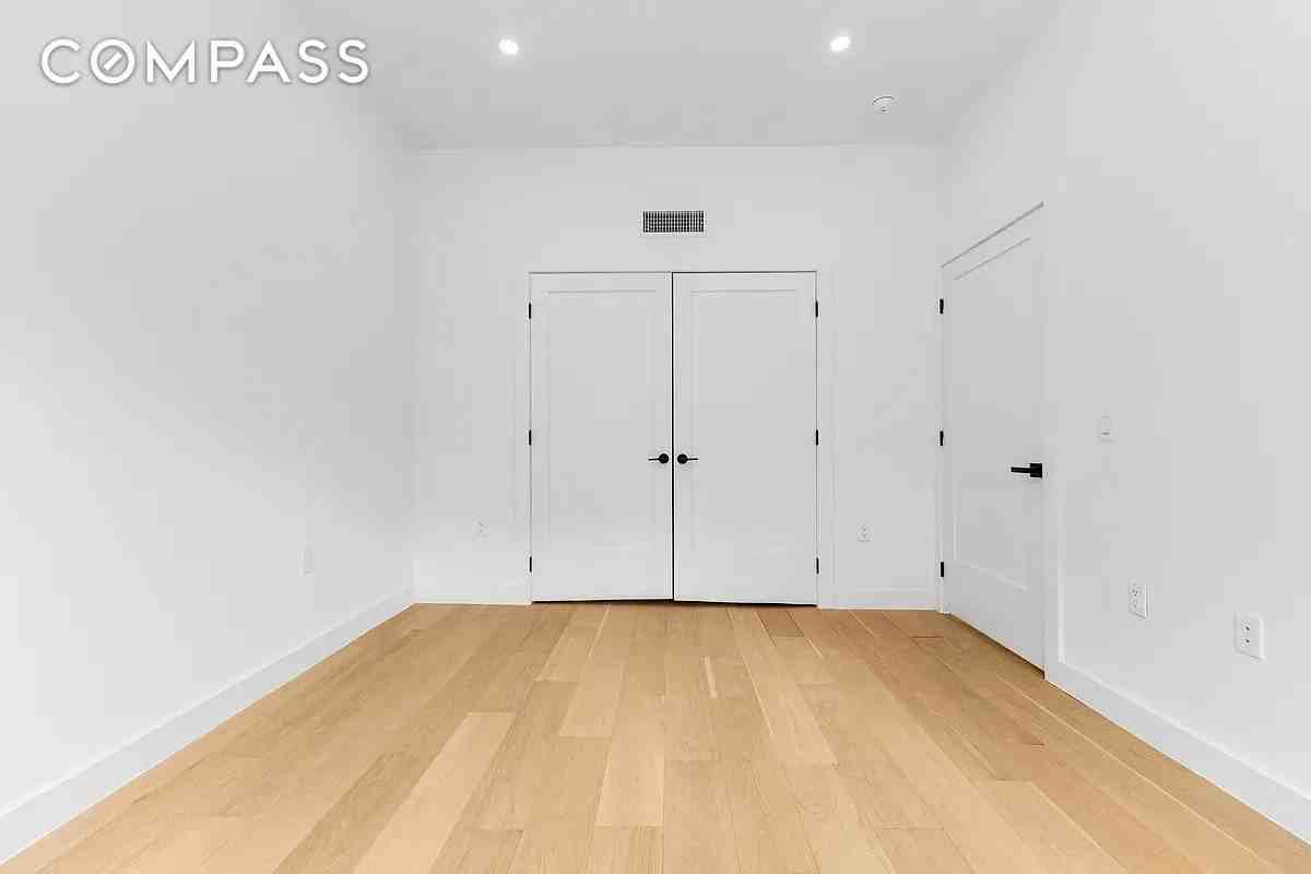 2108 31st Ave #1R - Photo 6 of 15