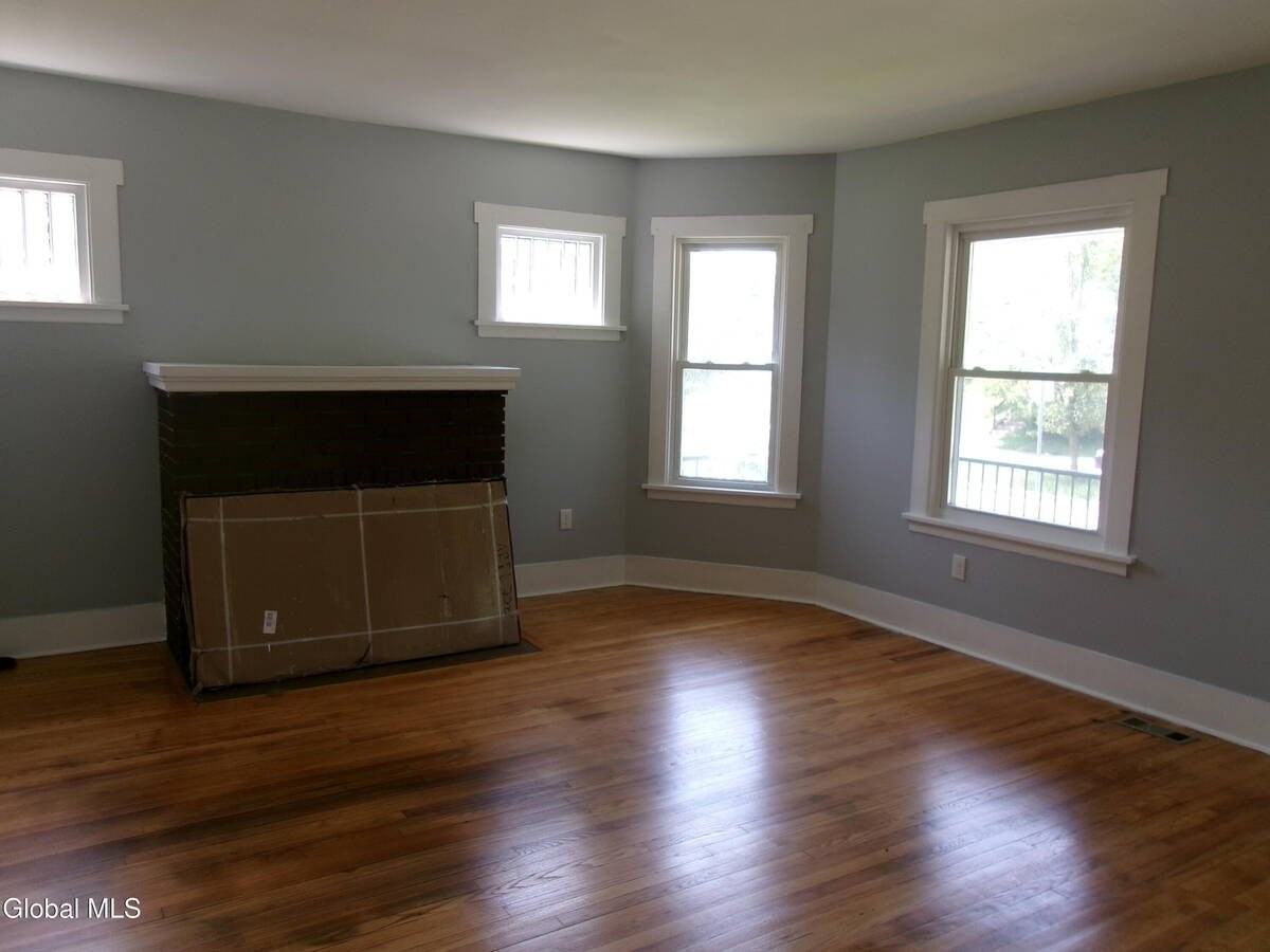 1338 Parkwood Blvd - Photo 6 of 28