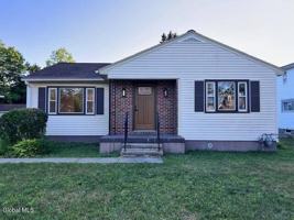 featured image of 3936 Albany St