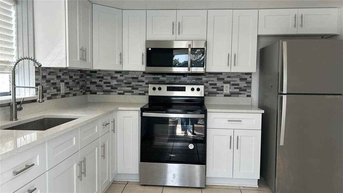 2939 Loch Arbor Ct - Photo 7 of 24
