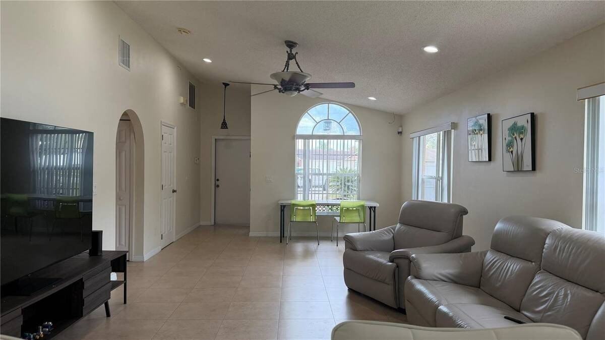 632 Dharma Cir - Photo 3 of 24