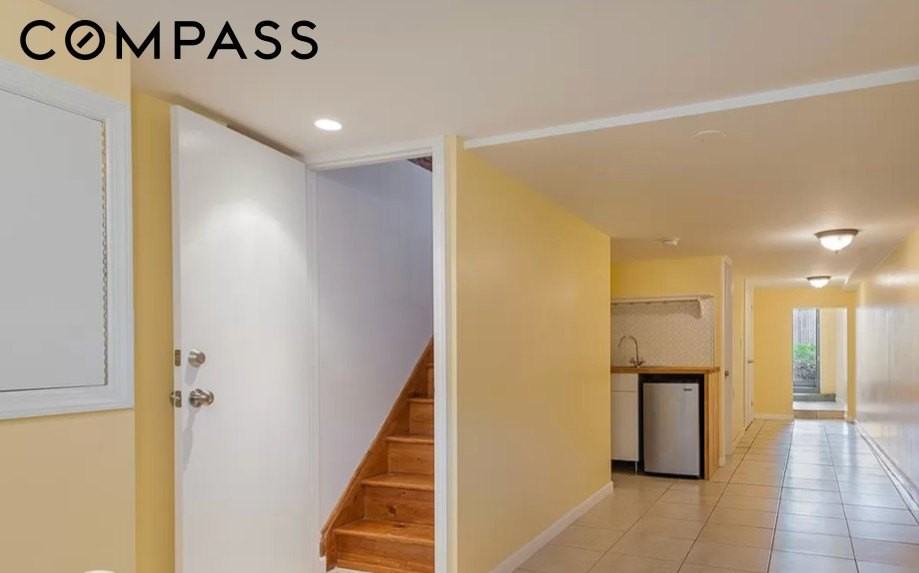 1521 Dean St #1 - Photo 6 of 8