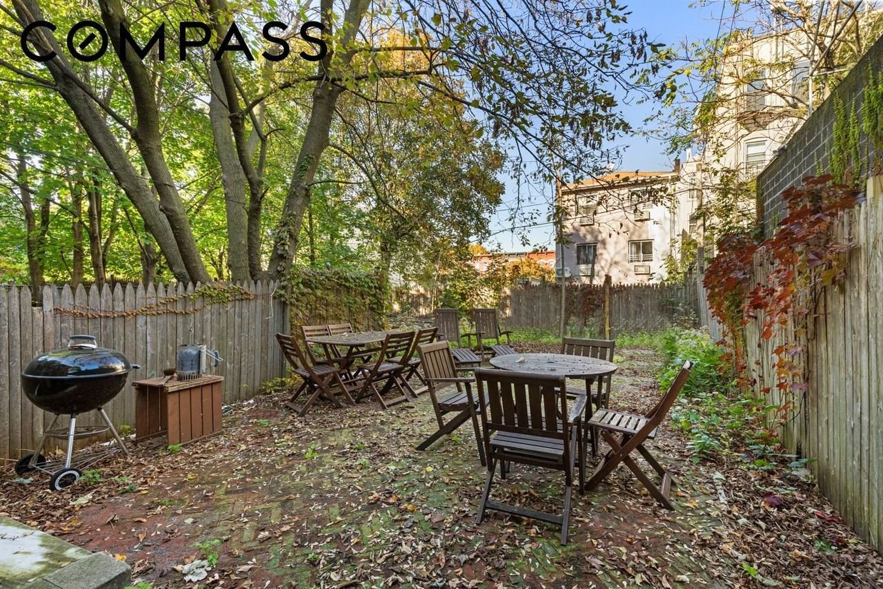 1521 Dean St #1 - Photo 7 of 8