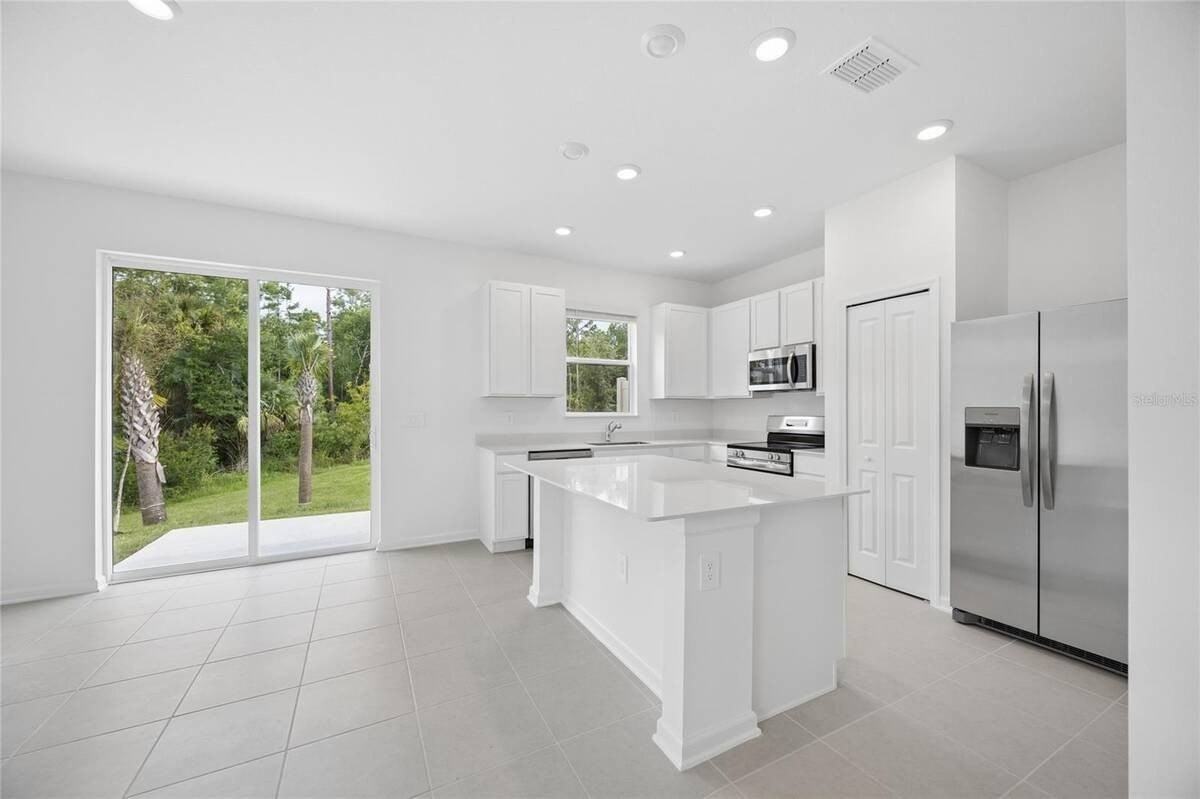 3091 Chromatic St - Photo 4 of 22