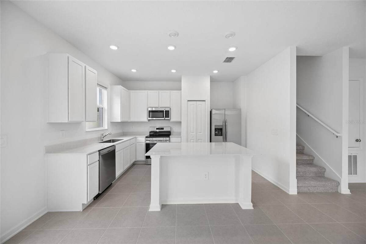 3091 Chromatic St - Photo 5 of 22
