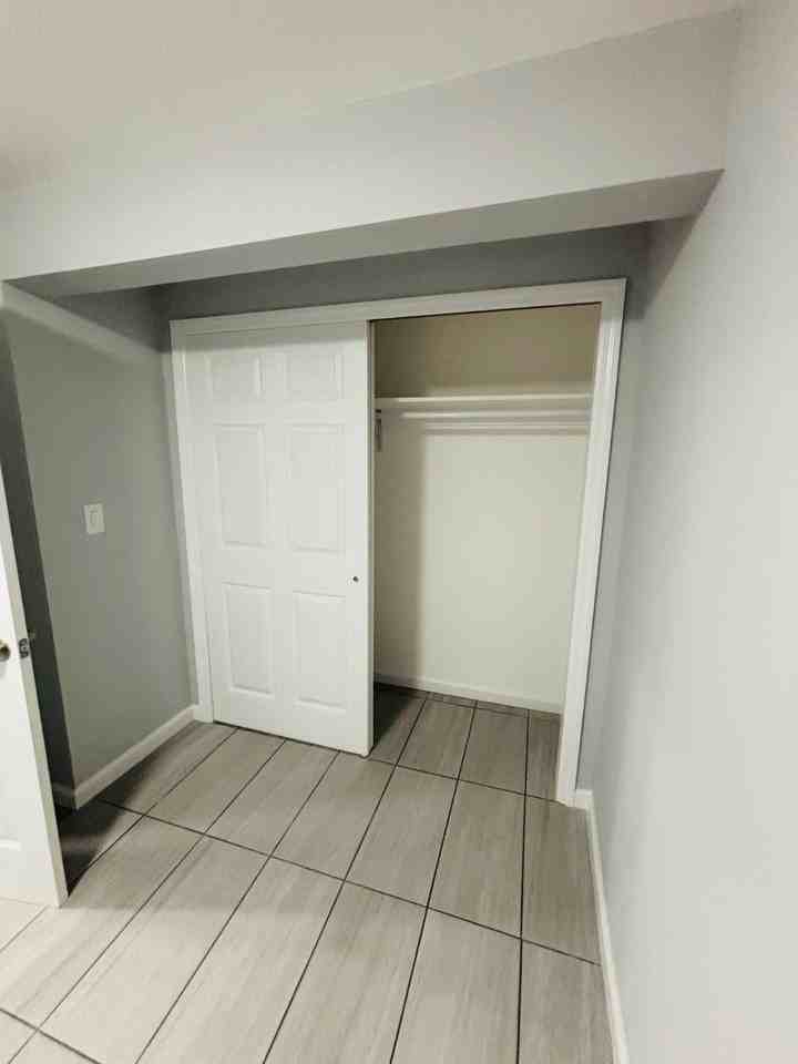 75 Mcloughlin St - Photo 5 of 8