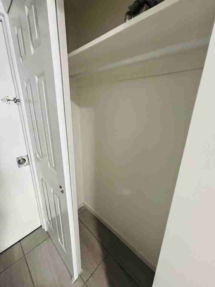 75 Mcloughlin St - Photo 6 of 8