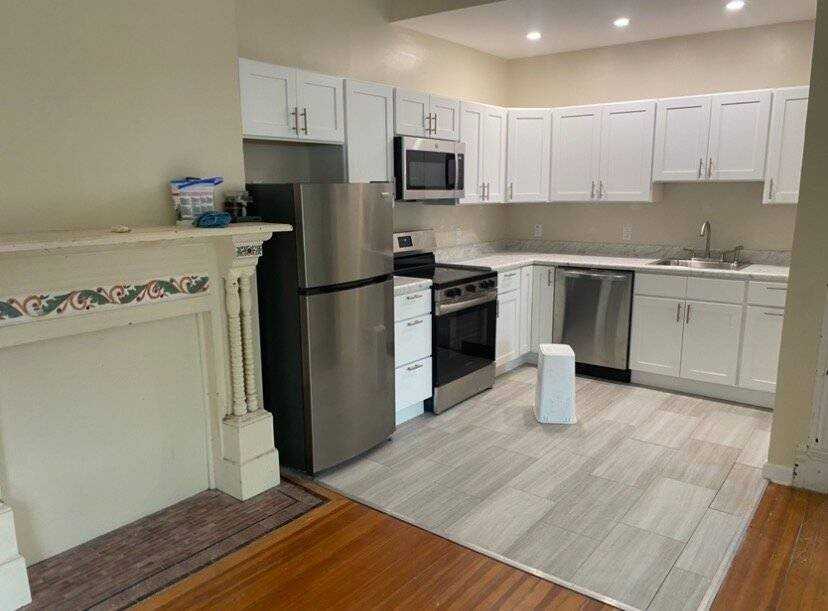 1049 Park Ave #2S - Photo 3 of 15