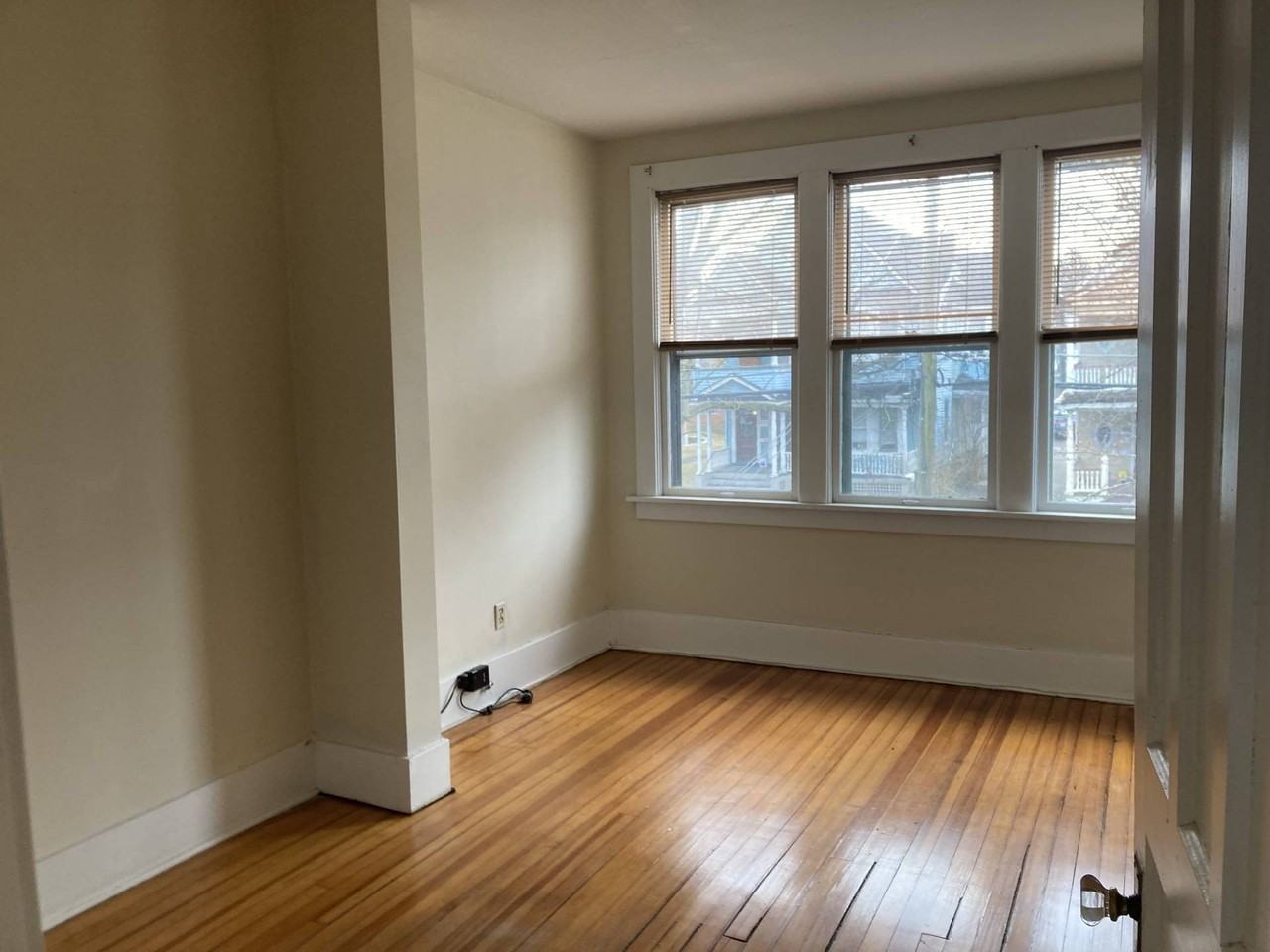 1049 Park Ave #2S - Photo 4 of 15