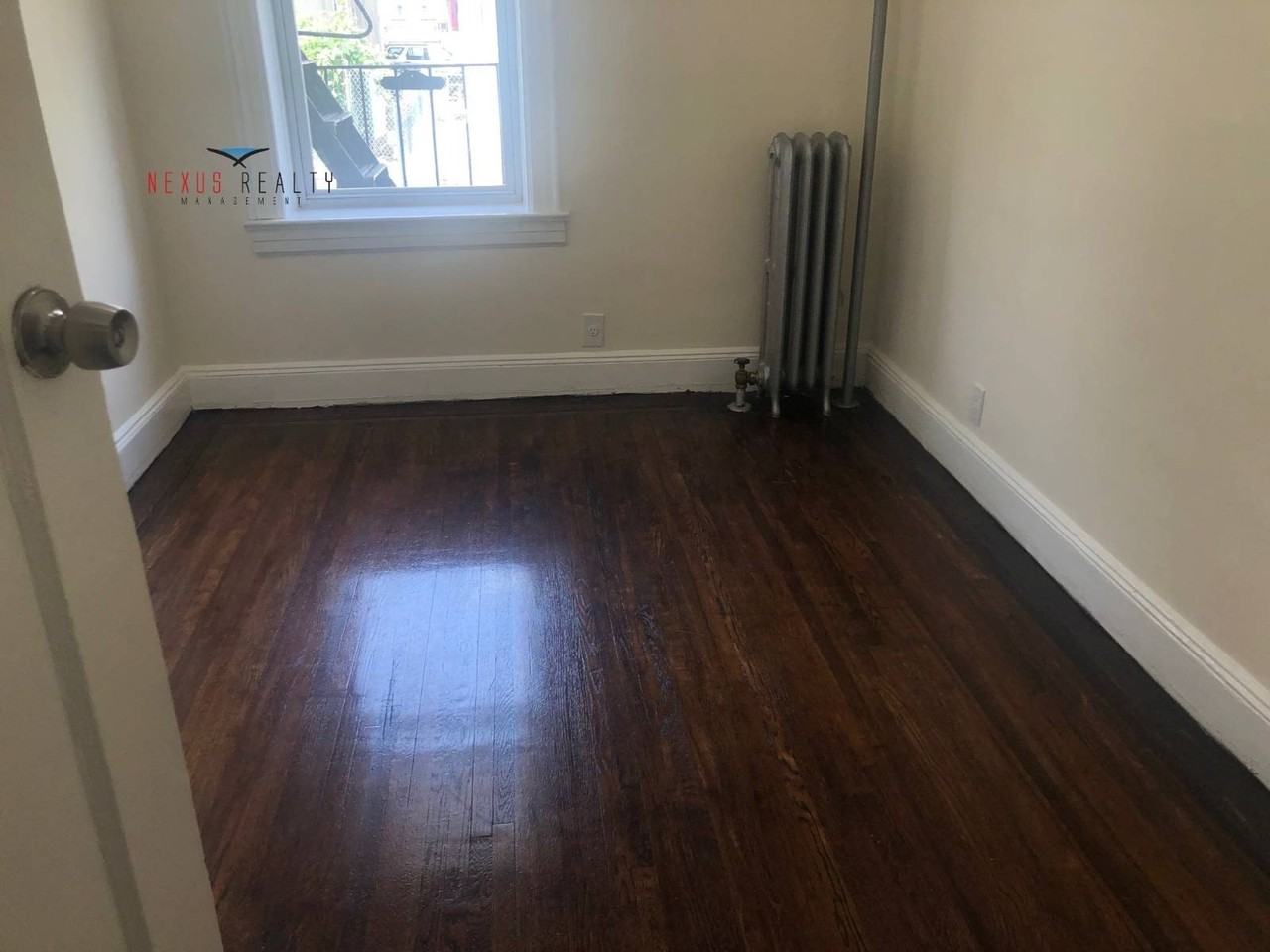 4322 58th St #1R - Photo 7 of 10