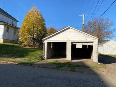 1244 S Seneca Ave - Photo 2 of 6