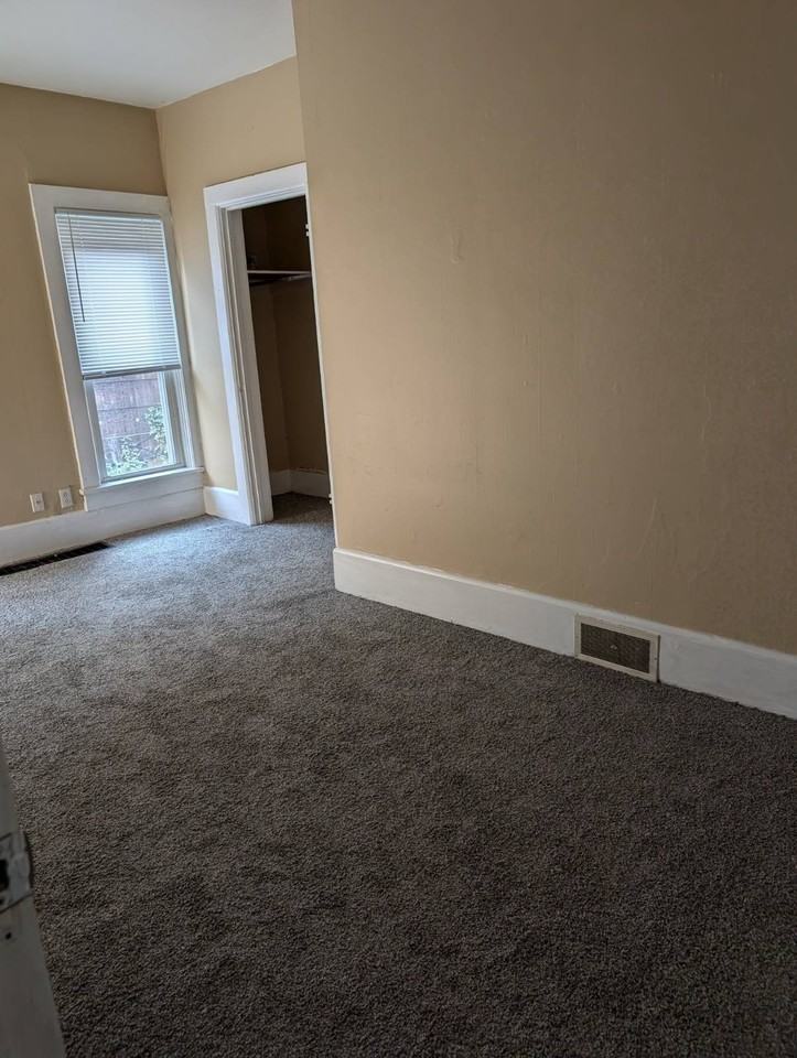 1508 S Linden Ave - Photo 2 of 5