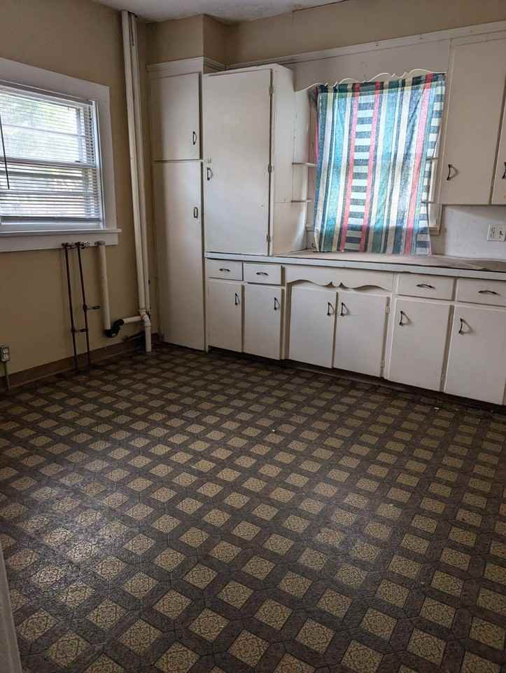 1508 S Linden Ave - Photo 4 of 5