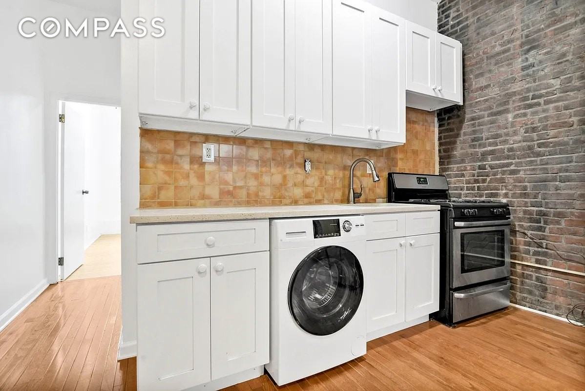 1253 Pacific St #2 - Photo 3 of 15
